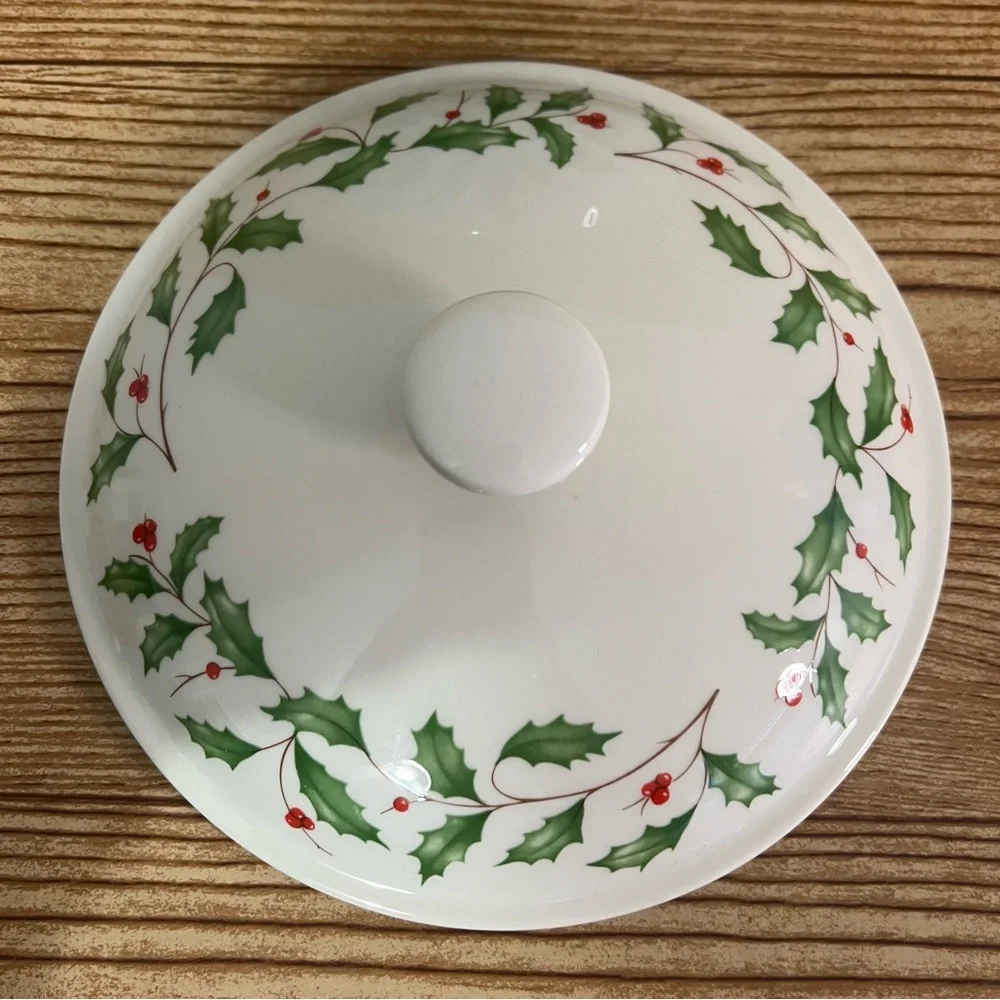 Lenox Holiday Small Covered Bowl 804284 Christmas Holly Lid Dish New In Box